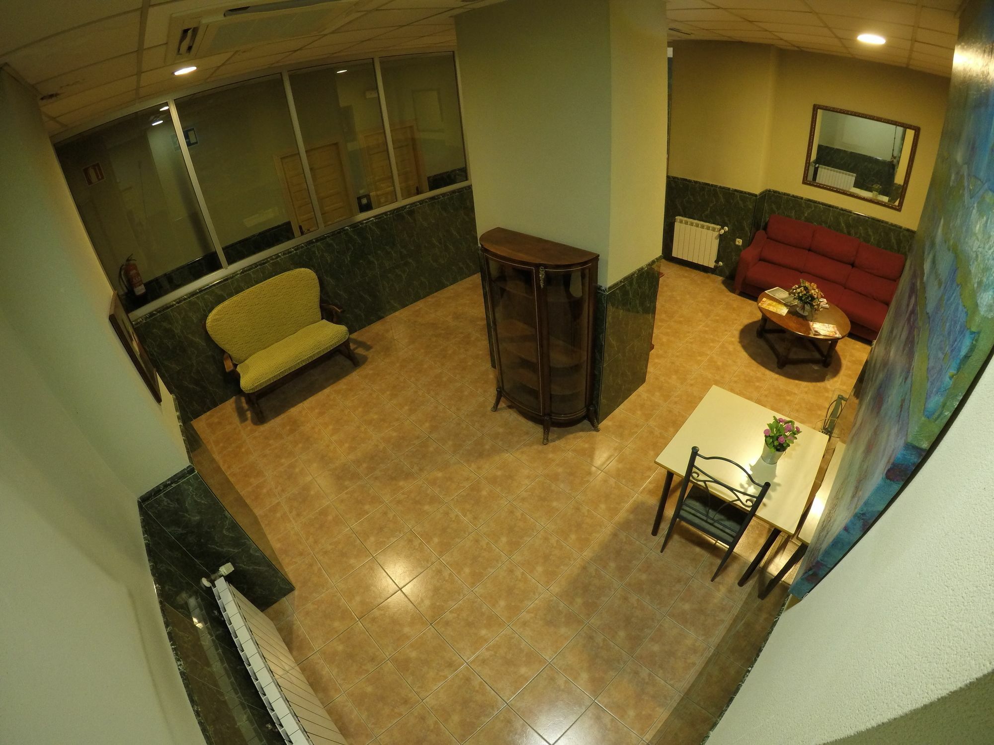 Hostal La Casa De Enfrente Malaga Bagian luar foto