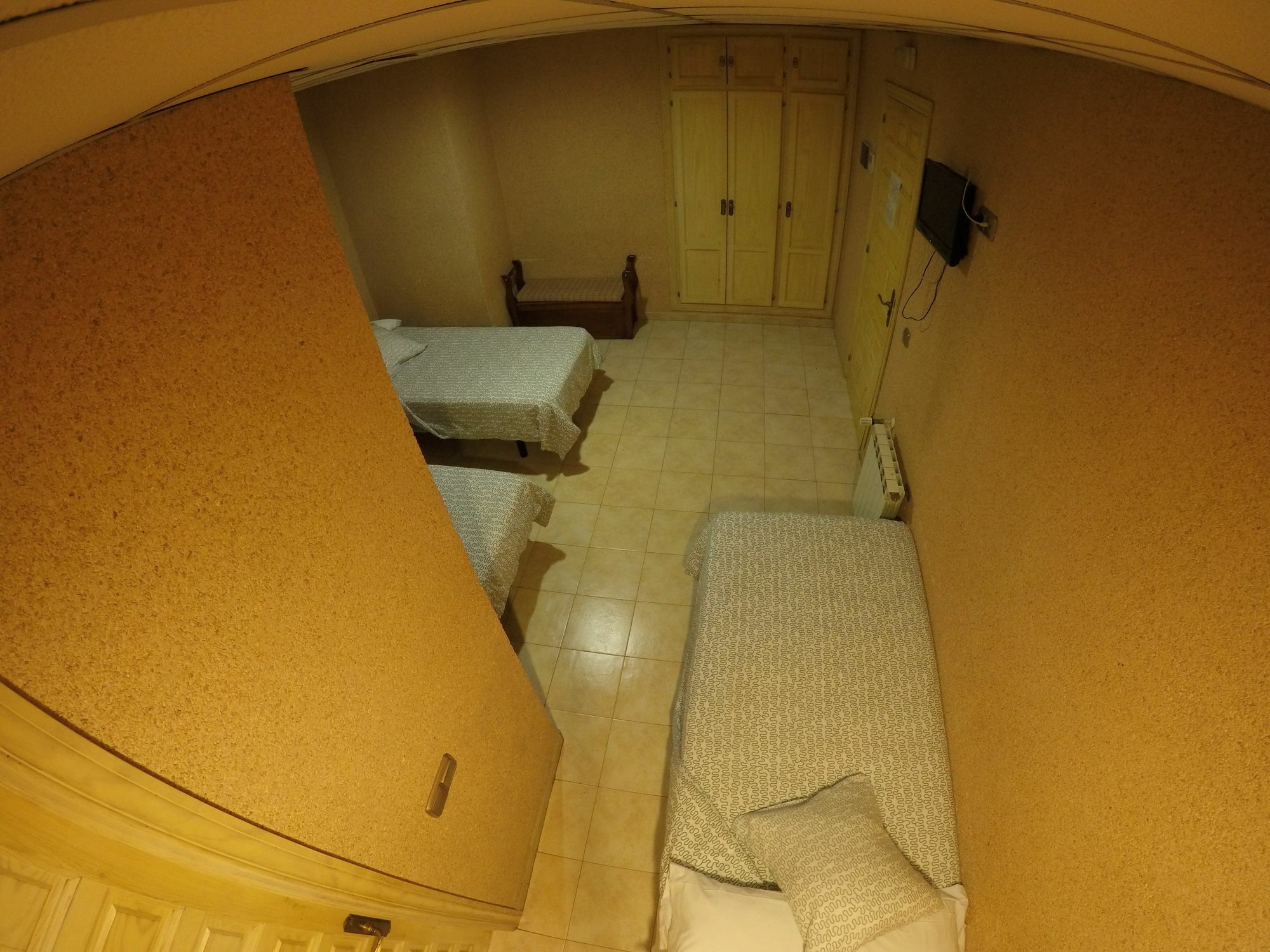 Hostal La Casa De Enfrente Malaga Bagian luar foto